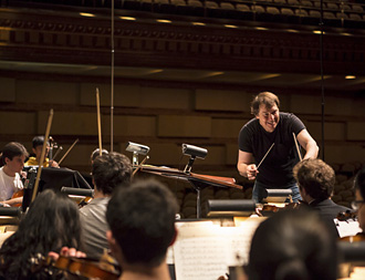 David Newman rehearses the American Youth Symphony for The Elfman Project 